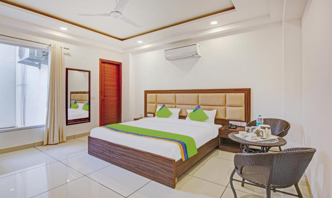 Treebo Aviraj Inn Noida Exterior photo