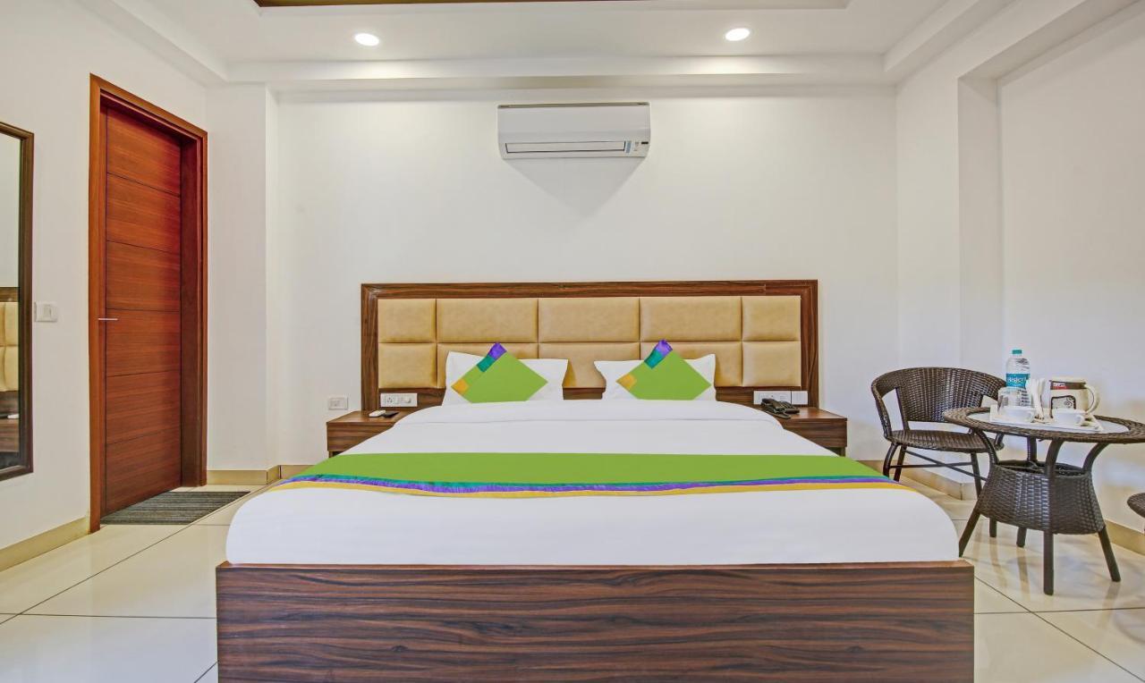 Treebo Aviraj Inn Noida Exterior photo