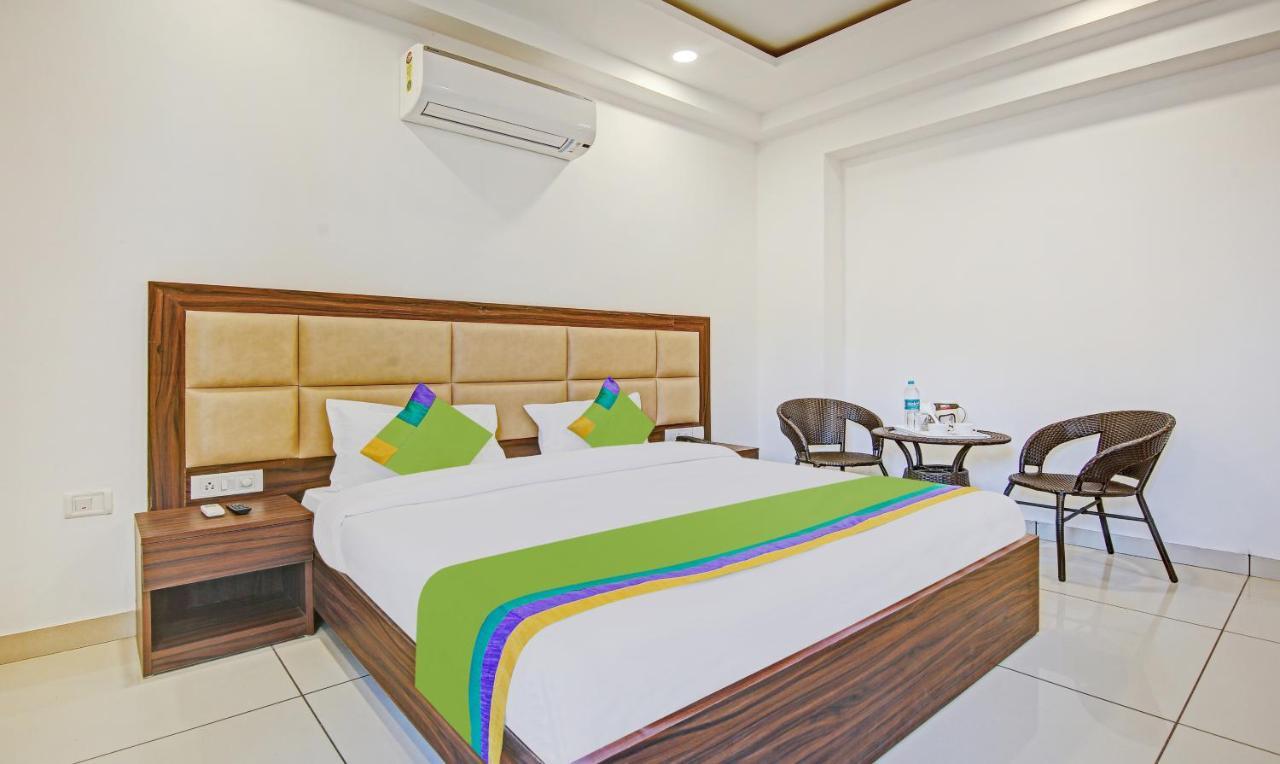 Treebo Aviraj Inn Noida Exterior photo
