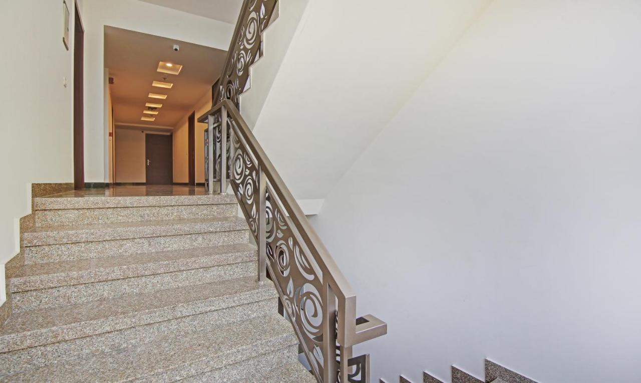 Treebo Aviraj Inn Noida Exterior photo